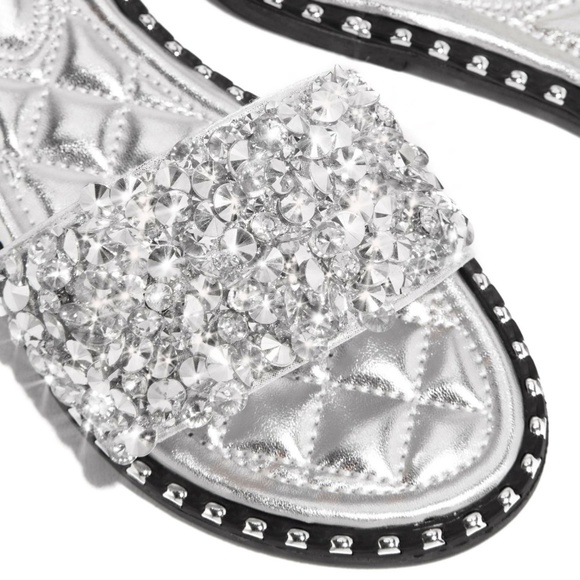 NEW🔥 Sparkling Rhinestone Crystal Slide Flip Flop - Picture 4 of 4
